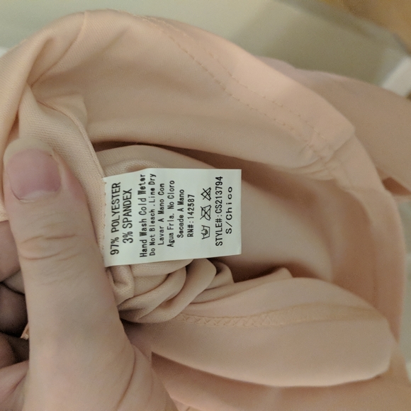 Cal's peach and lace dress - Picture 4 of 4